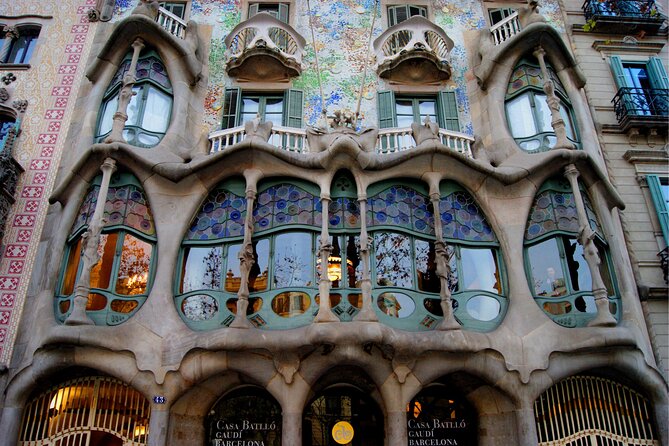 Barcelona Scavenger Hunt and Best Landmarks Self-Guided Tour - Good To Know