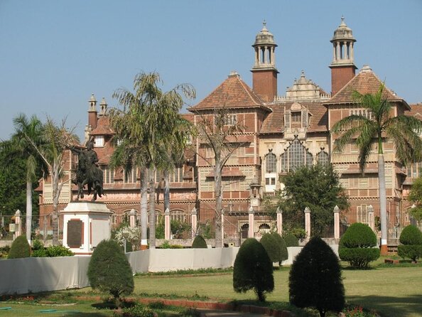 Baroda Museum and Champaner Archaeological Park Full Day Tour - Good To Know