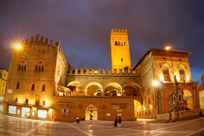 Bologna City Highlights Private Guided Tour at Night - Good To Know