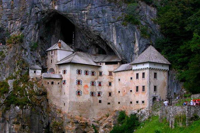 Castles & Wine Tour - Tour Overview
