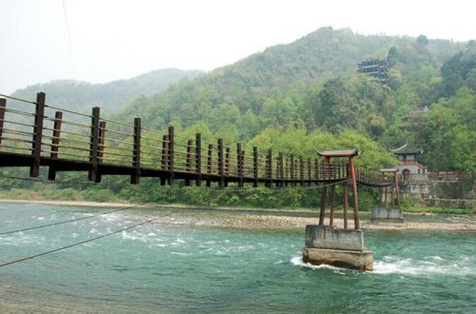 Chengdu Guided Tour of Taoist Mountain and Dujiangyan Irrigation - Good To Know