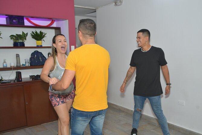 Class to Learn to Dance Latin Rhythms From 0 in Medellin