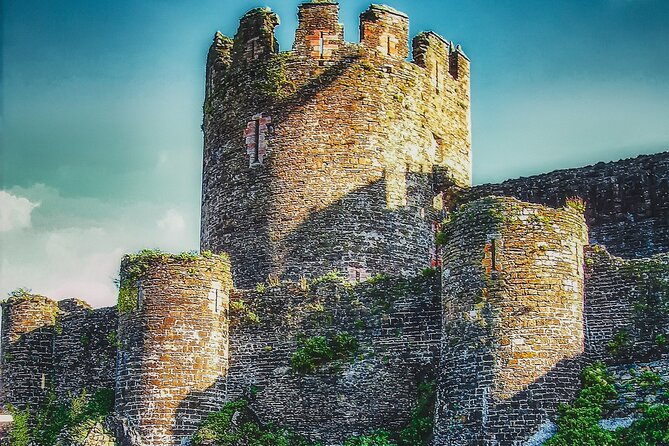 Conwy Tour App Hidden Gems Game and Big Britain Quiz UK - Tour Features
