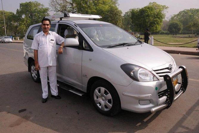 Delhi to Agra Transfer in AC Vehicle With Chauffeur - Good To Know