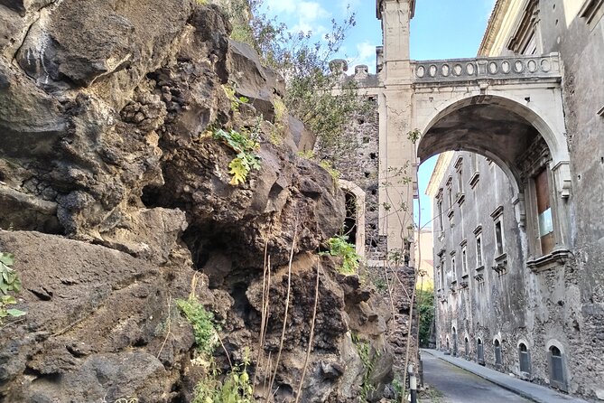 Discover With Me the Lava of Etna in Catania! - Good To Know