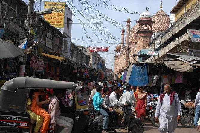 Extensive Agra Fort and Colorful Kinari Bazaar Tour