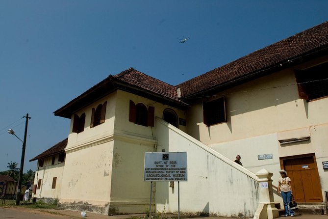 Fort Kochi Hotels to Cochin Airport Private Transfer