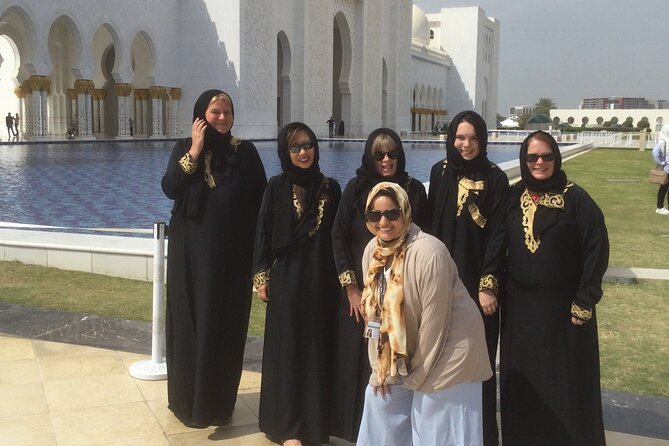 From Dubai: Abu Dhabi Sheikh Zayed Mosque + Presidential Palace - Good To Know