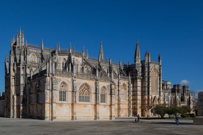From Lisbon: Fatima, Batalha, Nazare & Óbidos Full-Day Group Tour - Tour Overview
