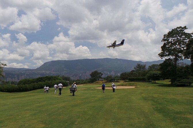 Full Day Golf in Private at El Rodeo Course Medellín - Location and Inclusions