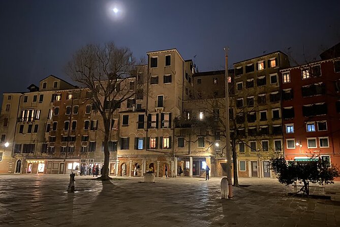 Guided Walking Tour to The Haunted Paths of Venice