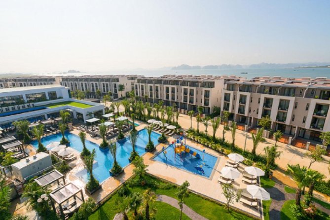 Halong Bay 2 Days 1 Night Transfer Limousine Sleep on 5 Star Royal Lotus Resort and Villa - Good To Know