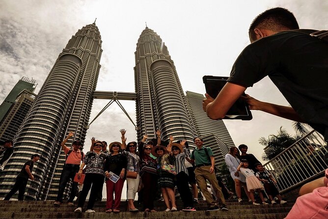 Kuala Lumpur City Tour With Petronas Twin Tower From Singapore - Good To Know