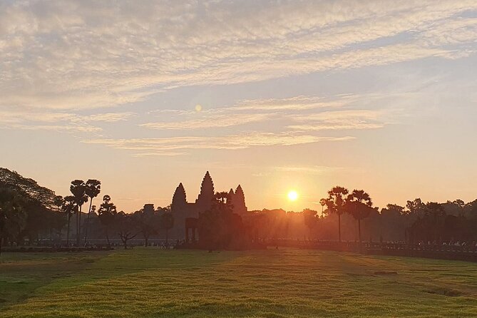 Private 1-Day Angkor Wat Sunrise Tour With German Tour Guide - Good To Know