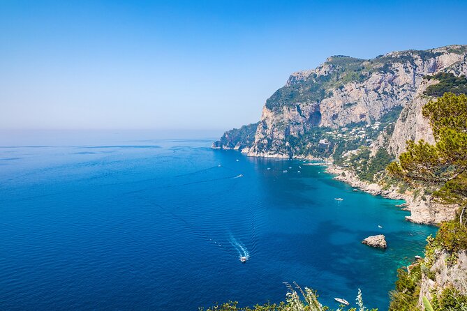 Private Boat Transfer Between Salerno and Capri