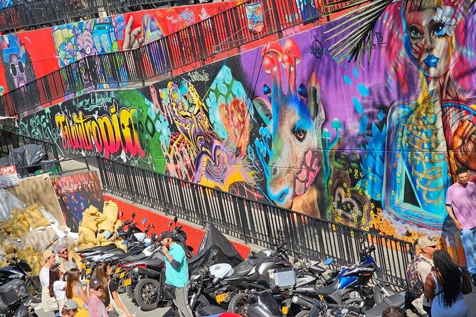Private Comuna 13 Tour: Food, Transport & English Speaking Guide - Good To Know