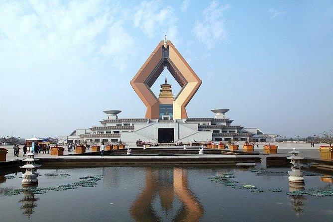 Private Day Tour to Famen Temple and Vegetarian Food Experience - Good To Know