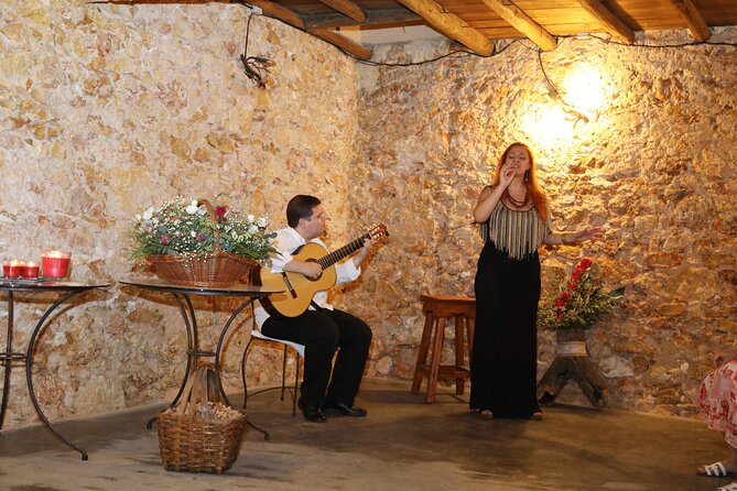 Private Fado Night Show With Wine and Food in Quinta Do Outeiro - Event Highlights