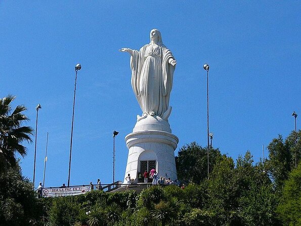Private Night City Tour With San Cristobal Hill and Dinner Show - Good To Know