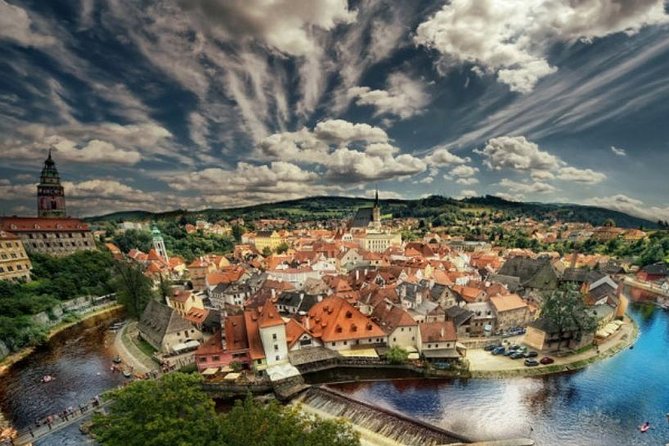 Private One Way Sightseeing Transfer From Prague to Hallstatt via Cesky Krumlov - Good To Know
