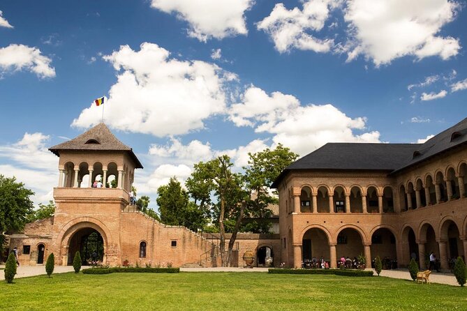 Private Tour to Draculas Grave, Wine Cellar and Medieval Palace - Good To Know