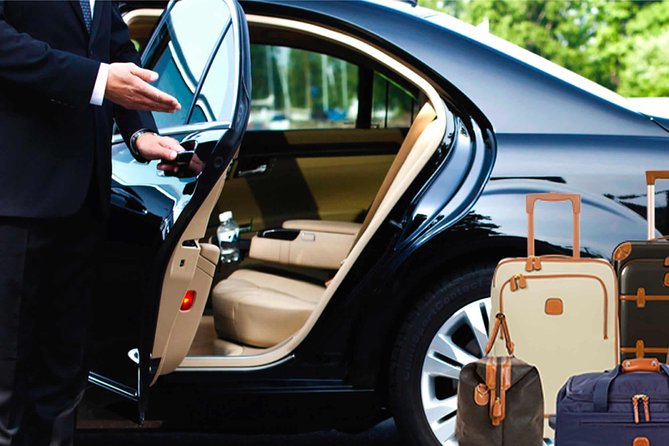 Private Transfer in From to the International Airport Mariscal Sucre to Quito - Good To Know