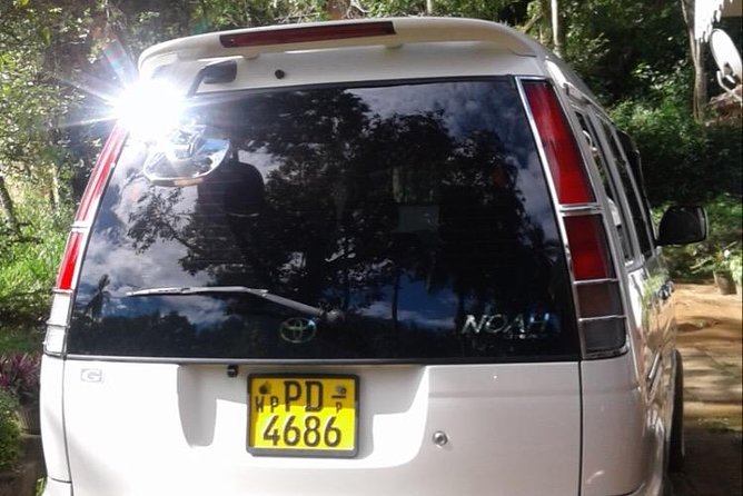 Private Vehicle/Air Port to Kandy Pick Ups & Drops With Botanical Garden