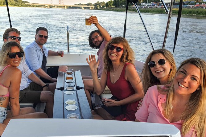 Rental of Motorboat for 10 on Vistula in Warsaw No License Needed - Good To Know