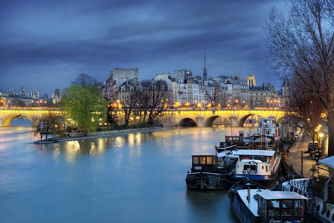 Shared Boat Tour Visit to Paris With Bar Included - Good To Know