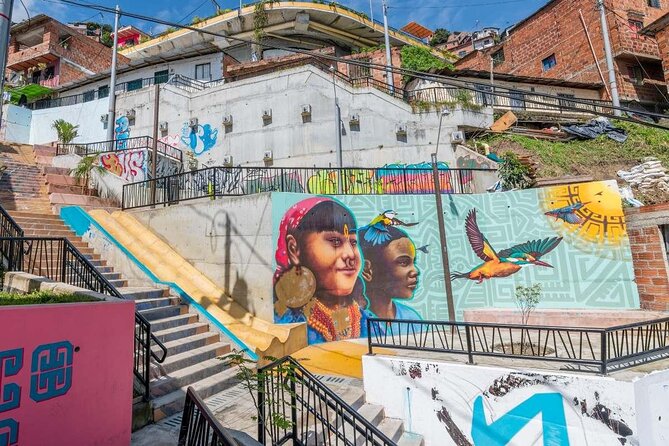 Shared Medellin City Tour + Comuna 13 - Good To Know