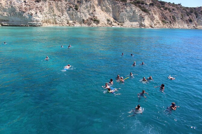 Souda Bay Cruise to Marathi With Lunch and Transportation