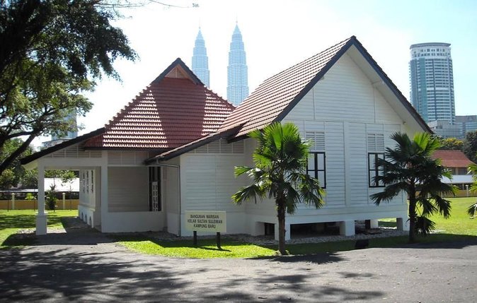 Strolling in Kampong Bharu - Good To Know