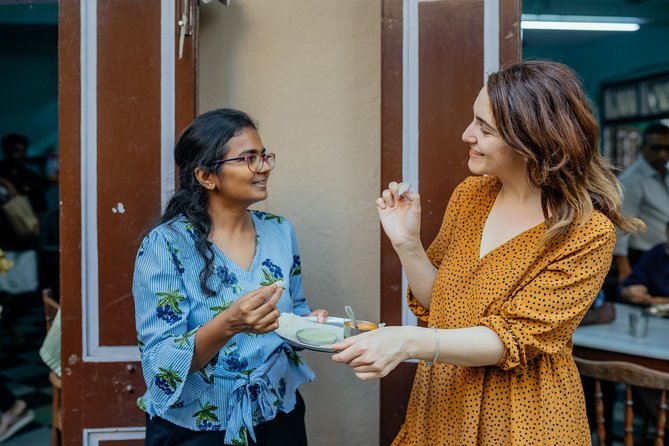 The 10 Tastings of Mumbai With Locals: Private Street Food Tour