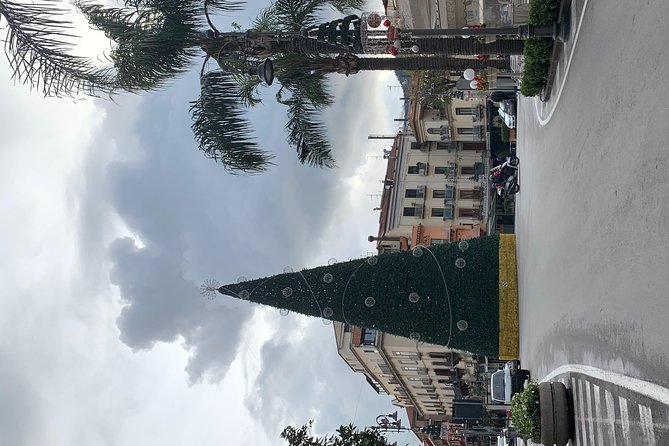 Tour of the City of Sorrento With Beautiful Christmas Decorations - Good To Know