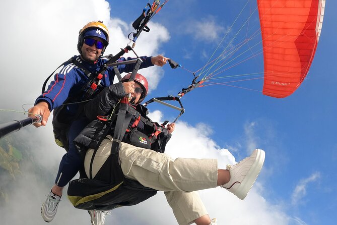 Tour Paragliding in Medellín.