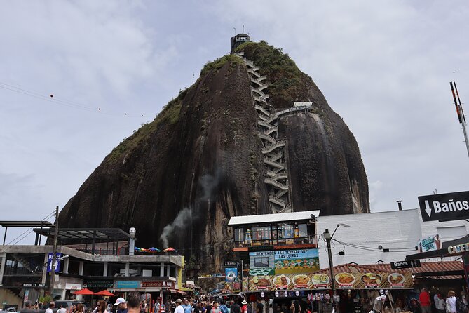 Tour to Guatape and Luxury Yacht Ride Through Piedra Del Peñol - Good To Know