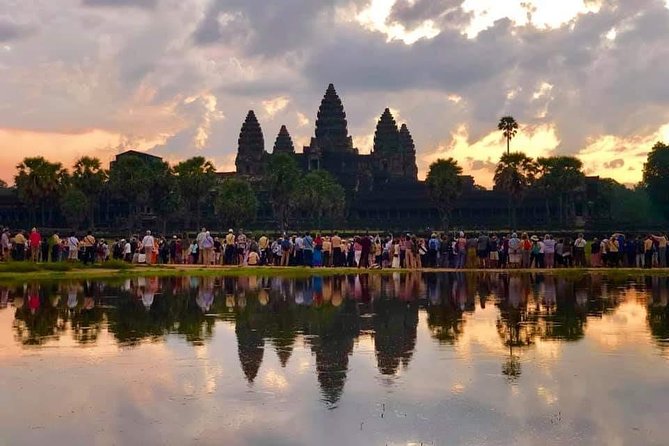 1 Day Amazing Angkor Wat Small Circuit Tour With Sunrise (The Most Popular)