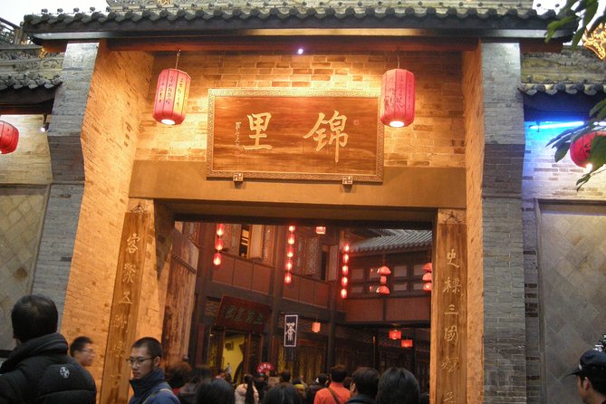 1-Day Chengdu Private Tour to Leshan Buddha,Hot Pot Dinner & Sichuan Opera Show - Tour Itinerary