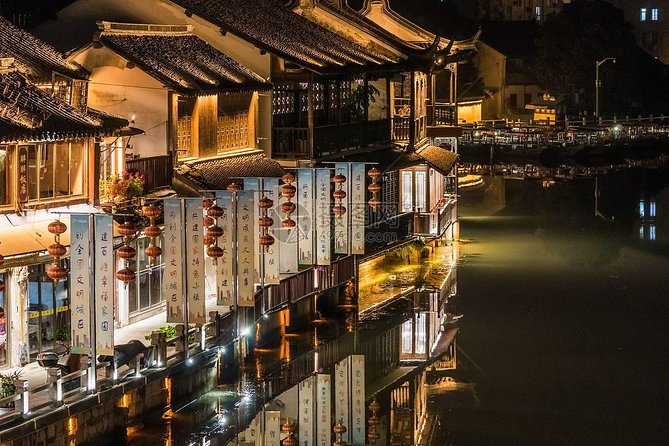 1-Day Private Tour to Shanghai Zhujiajiao Water Town,Nanjing Road and the Bund