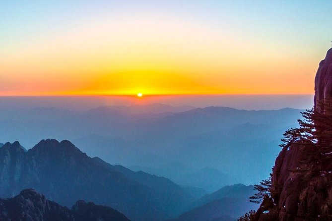 2-Day Mt Huangshan and Xidi Village Private Tour From Hangzhou by Bullet Train