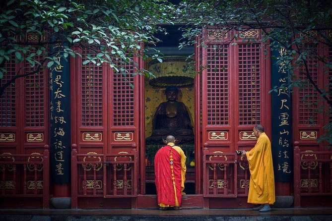 2-Day Private Tour From Xiamen With Hotel:Shaolin Temple and Longmen Grottoes