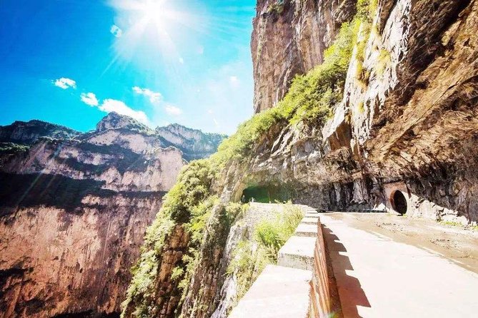2-Day Private Trip to Yuntai Mountain and Guoliangcun Village From Beijing by Bullet Train