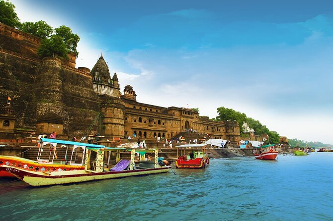 3-Day Jyotirlinga Temples and Mandu City Private Guided Tour
