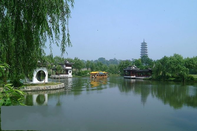 4-Day Private Tour to Hangzhou Suzhou and Shanghai With Lunches