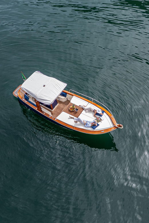 4 Hours Private Boat Touron Como Lake, Bellagio: (Wood Boat)