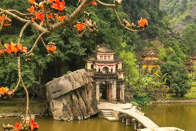 5 Days 4 Nights Halong to Ninh Binh and Hanoi Private Tour