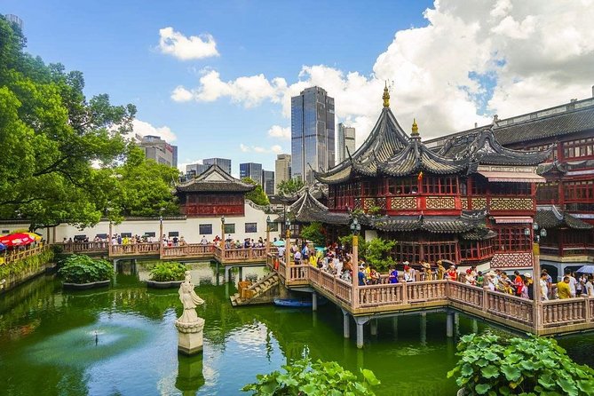 5-Hour Shanghai Private Tour:Shanghai Tower,Yu Garden and Jade Buddhatemple