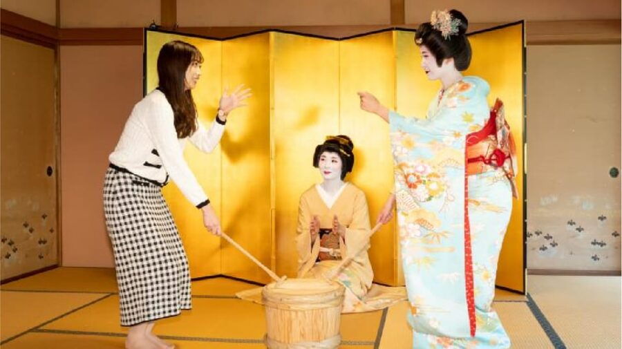 A Special Experience Enjoying Sake and Geisha in Niigata