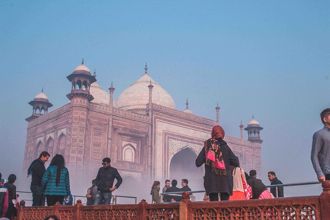 Agra: Half Day Tour of Taj Mahal and Agra Fort With Transfers