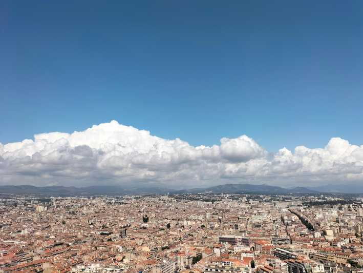 Aix or Marseille: Marseille & Wine Tour in Sainte Victoire
